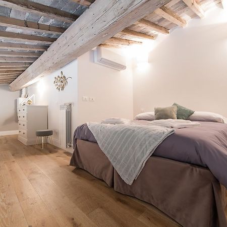 Santa Croce Apartment ฟลอเรนซ์ ภายนอก รูปภาพ